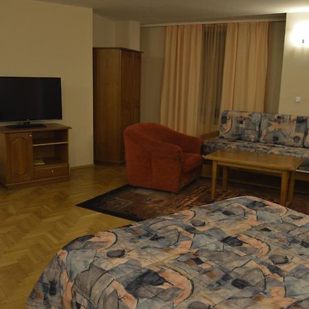 Hotel Drama Burgas Stad Buitenkant foto