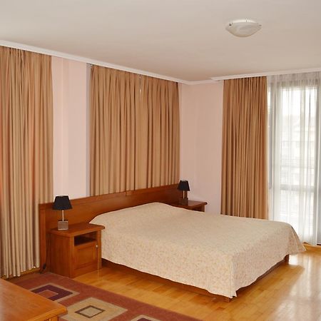 Hotel Drama Burgas Stad Buitenkant foto
