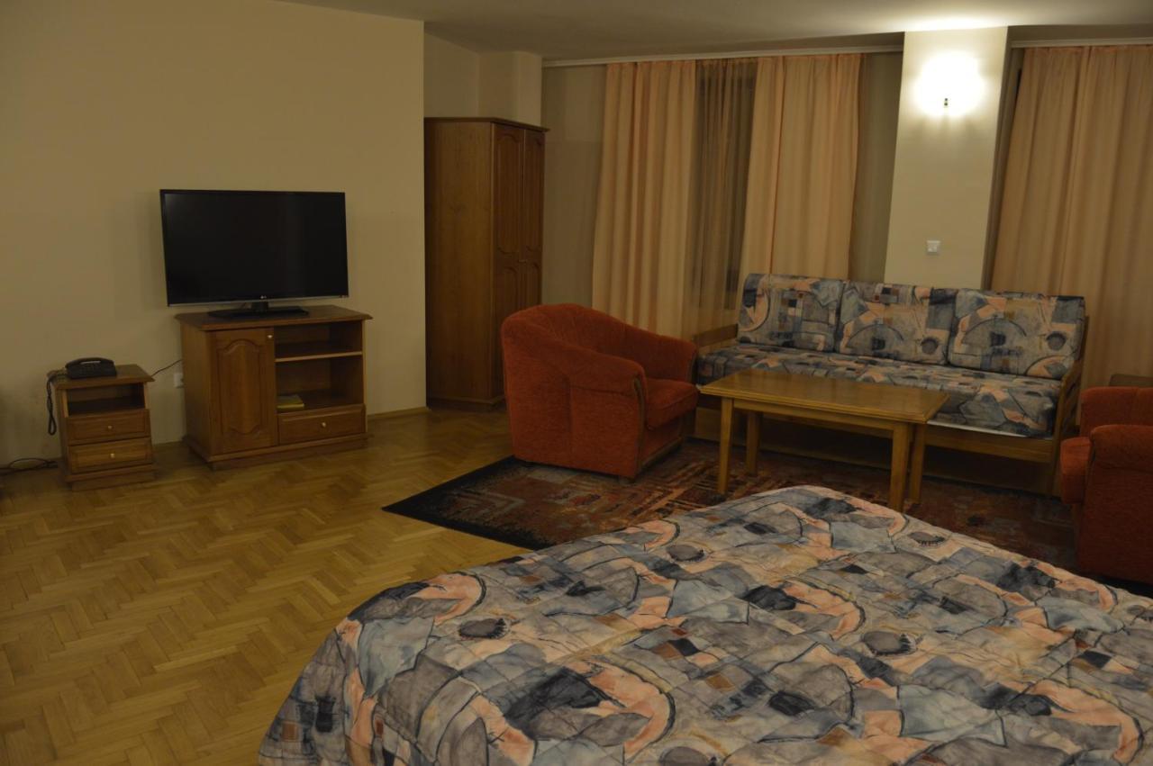 Hotel Drama Burgas Stad Buitenkant foto