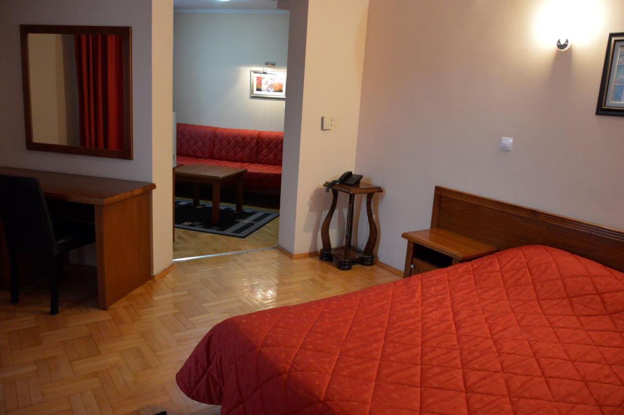 Hotel Drama Burgas Stad Buitenkant foto